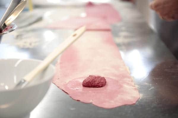 Pasta Kochkurs im Kochstudio Bilou - Gruppe beim Pasta kochen