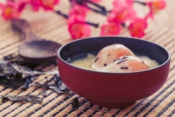 Onsen-Eier nach japanischer Tradition bei 68 Grad zubereitet