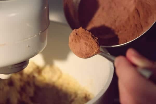 Miomente Weihnachtsrezepte für Schokostangen: Kakao hinzufügen