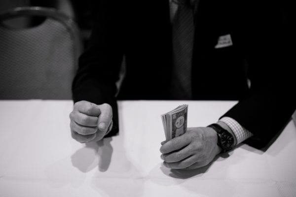 Kulinarische Schifffahrt in Frankfurt mit der Primus-Linie: Krimi Dinner von FGKH