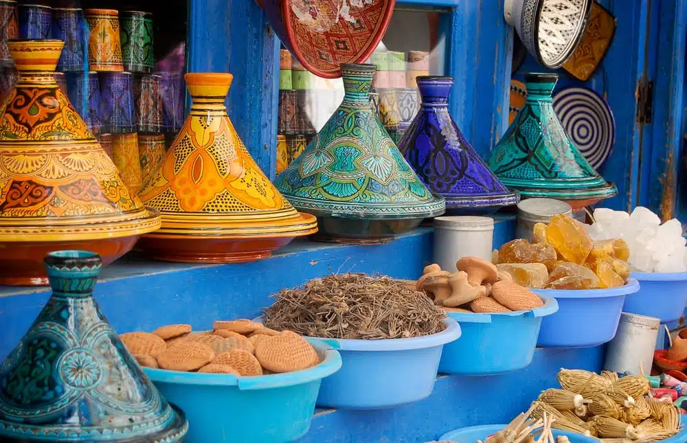 Tajine - der traditionelle Lehmtopf der Nomaden Nordafrikas