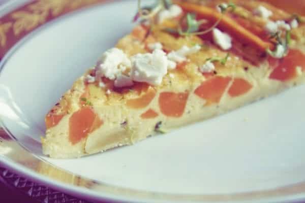 Rezept für eine Karotten-Tarte mit Schafskäse und frischem Thymian – Miomente Kochbuch Entdeckermagazin