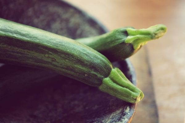 Rezept Quinoa-Gemüsetaler mit Zucchini-Kurkuma-Dip | Vegane Kochkurse in Stuttgart | Miomente Entdeckermagazin