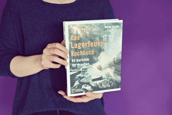 Kochbuch "Das Lagerfeuer Kochbuch" von Niklas Ekstedt - 95 Gerichte für draußen | Miomente Entdeckermagazin
