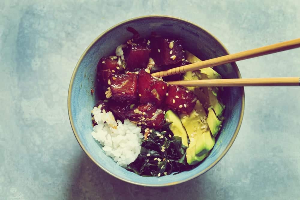 Poke Bowl mit Thunfisch - Entdeckermagazin - Miomente