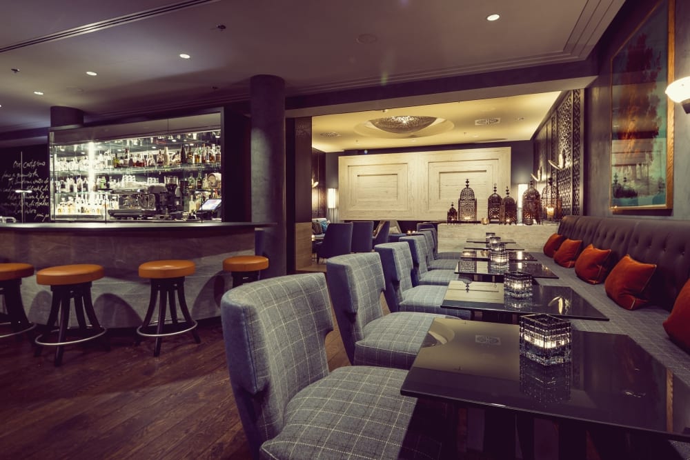 Location Sophia's Bar im "The Charles Hotel" in München - Spritzige und Fruchtige Cocktailkurse | Miomente Entdeckermagazin