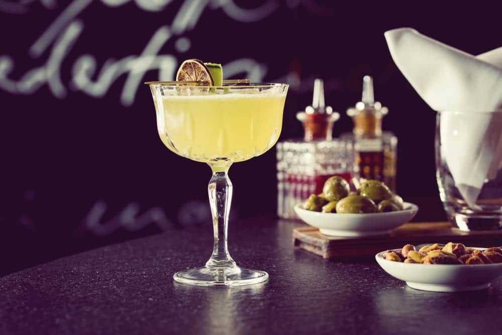 Cocktailrezept von Bar Manager Roman Kern aus Sophia's Bar im Charles Hotel München - Spritzige Cocktail-Kurse | Miomente Entdeckermagazin