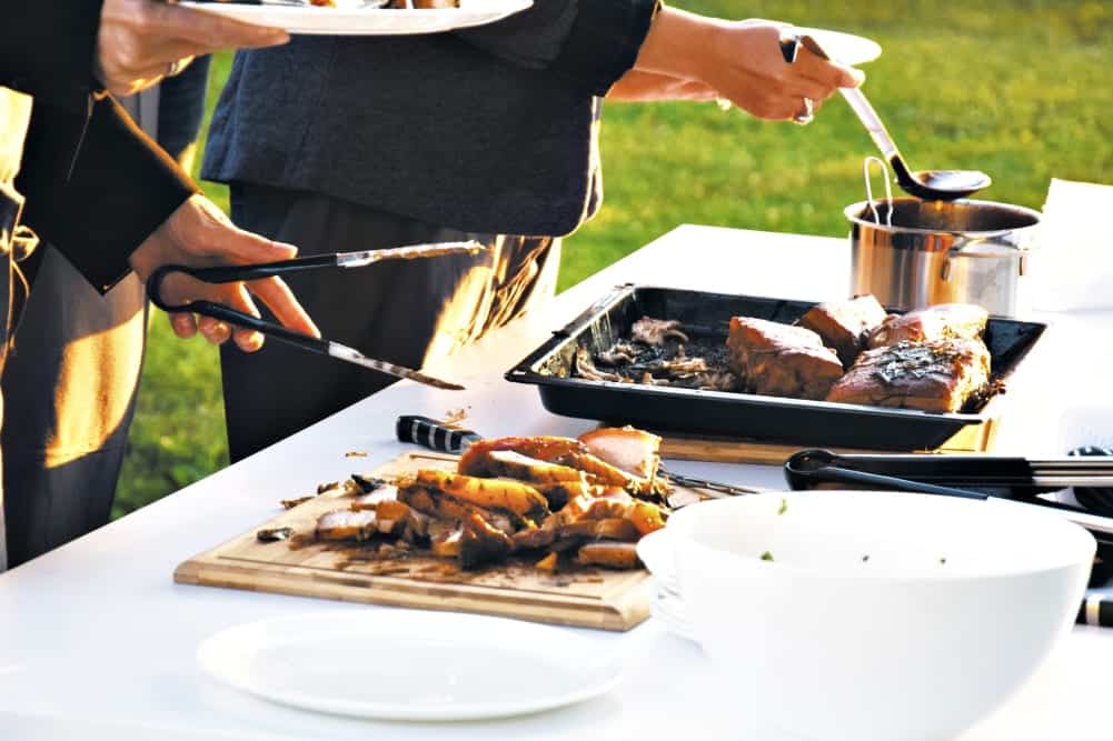 Exklusive Firmenevents und einzigartige Kochmomente bei "mein Kochstudio" in Stuttgart mit Profikoch Thomas Grau - Grillen mit den Kollegen | Miomente Entdeckermagazin