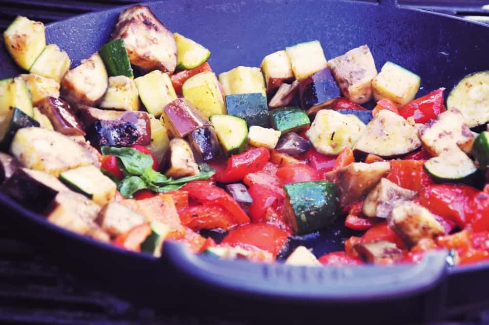 Exklusive Firmenevents und einzigartige Kochmomente bei "mein Kochstudio" in Stuttgart mit Profikoch Thomas Grau - Grillen mit den Kollegen | Miomente Entdeckermagazin