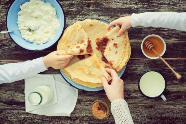 Wie mache ich Pfannkuchen? Eine Schritt für Schritt-Anleitung - gemeinsam essen -Entdeckermagazin - Miomente