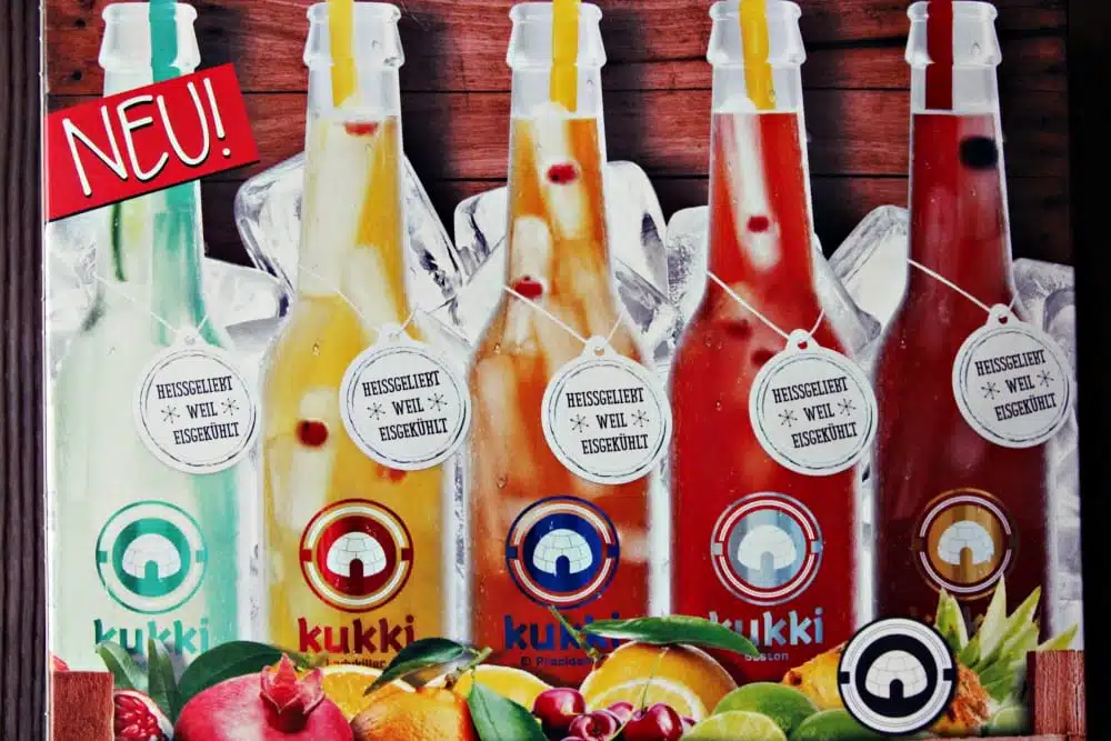 Kukki bringt Eis, frishce Säfte und hochwertige Spirituosen in die Flachen - Flaschen-Cocktails im Test - Entdeckermagazin Miomente
