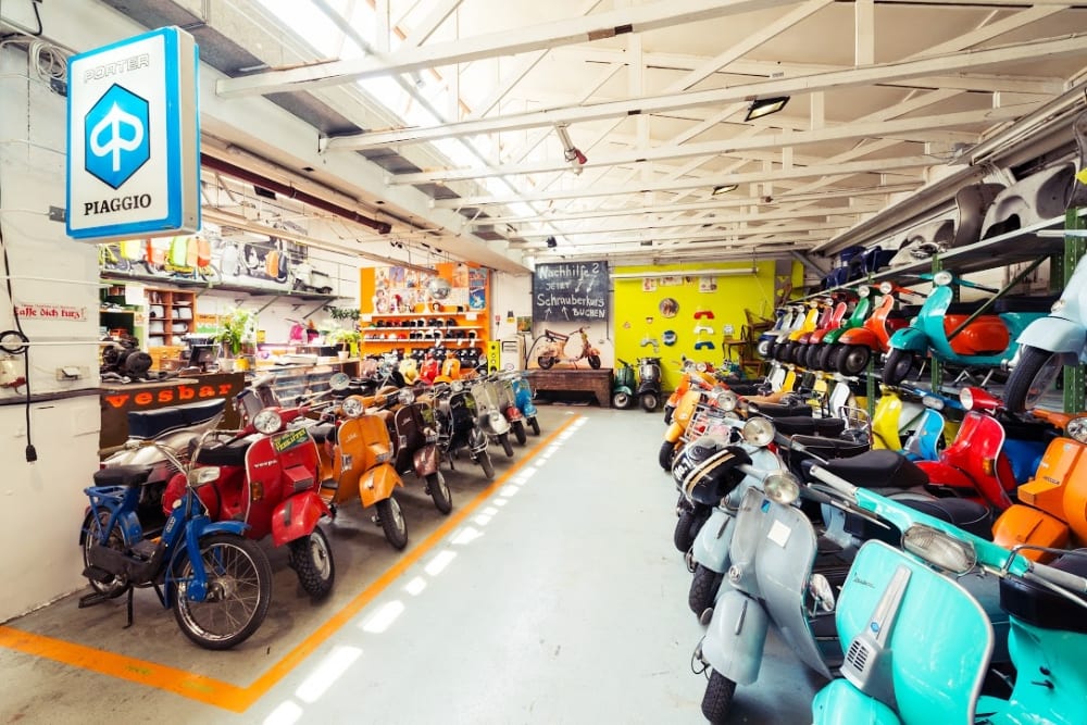 Italienische Kochkurse in der Kochschule "Vesbar" in München – Kochen zwischen Vespas und Werkzeugen | Miomente Entdeckermagazin