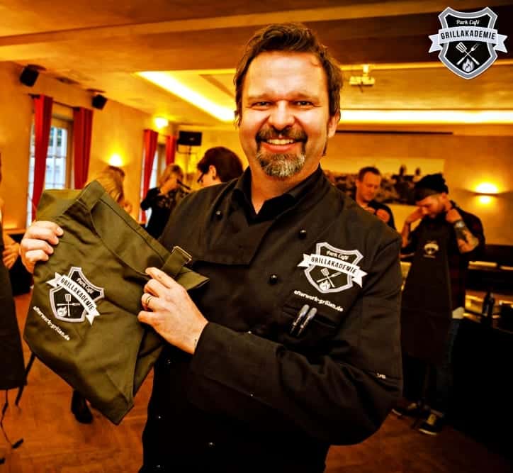 Feurige Grillkurse bei "Park Café" in München – die perfekten Steaks, die saftigsten Burger | Miomente Entdeckermagazin