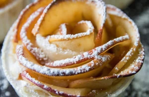 Rezept für Apfelrosen: goldbraune Apfelrose - Entdeckermagazin - Miomente