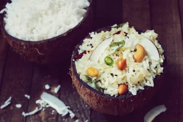Kokosnussprodukte - Reisgericht in der Kokosnuss - Entdeckermagazin - Miomente