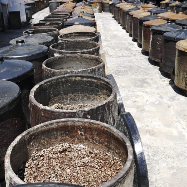 Fässer für die Fermentation von Miso
