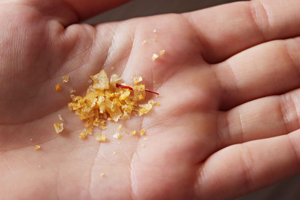 Handgemischte Gewürze von Markus Kieslich – ganz Fleur de Sel auf der Hand - Entdeckermagazin Miomente