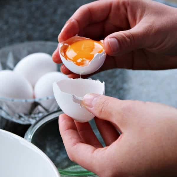 Eis selber machen: Eier trennen - Entdeckermagazin Miomente