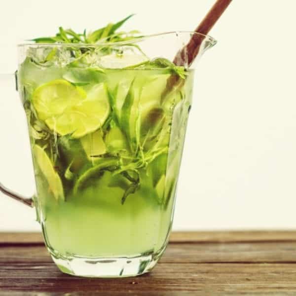 Wie isst Georgien - zum Essen gibt es frische Kräuterlimonade - Entdeckermagazin - Miomente