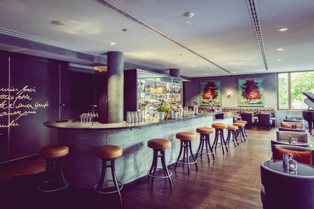 Interview mit Bar-Manager Roman Kern aus Sophia's Bar im The Charles Hotel München – Bar – Entdeckermagazin Miomente
