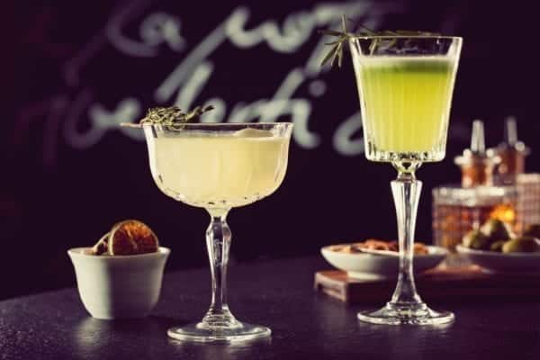 Cocktails und Trend-Spirituosen – Roman Kern aus Sophia's Bar im Charles Hotel München fürs Entdeckermagazin Miomente - Signature Drink
