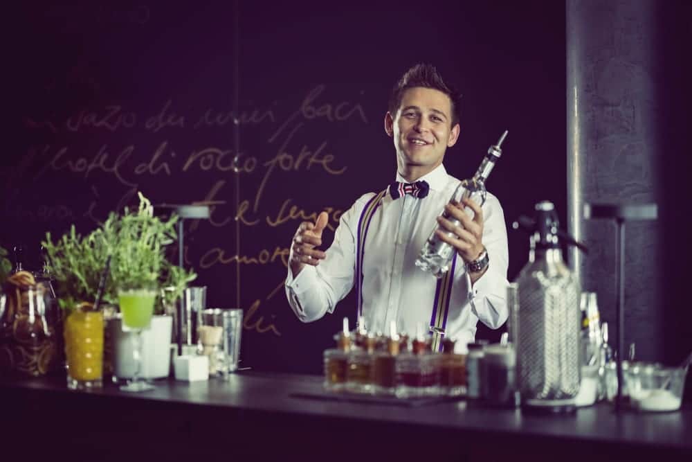 Bar-Manager Roman Kern aus Sophia's Bar im The Charles Hotel München – Entdeckermagazin Miomente