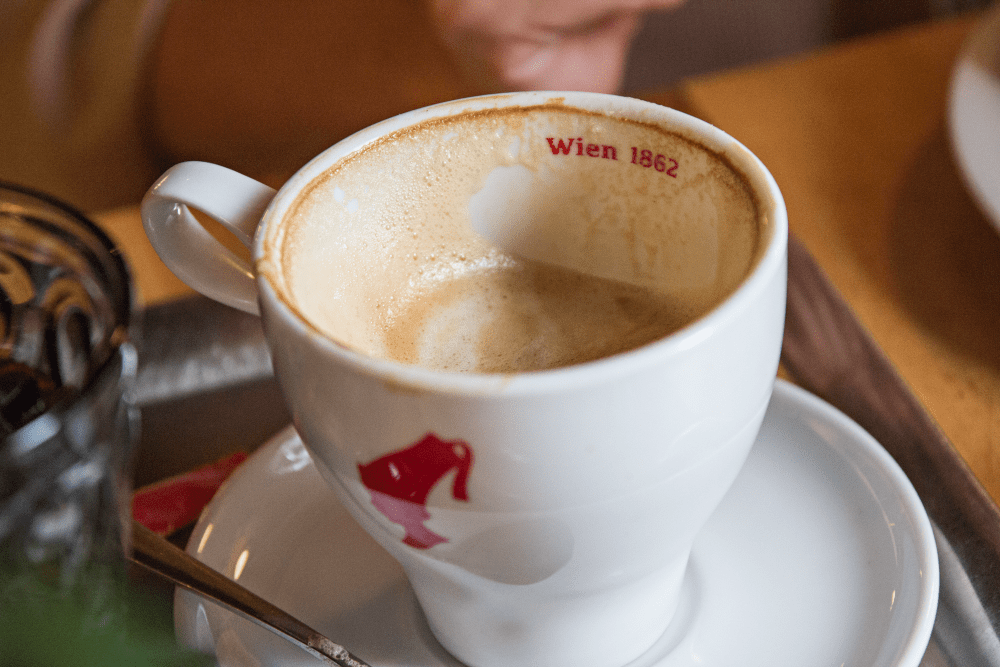 Kaffee im Café Hummel in Wien beim Gespräch mit Food-Trendforscherin Hanni Rützler | Entdeckermagazin Miomente