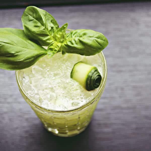 Alkoholfreie Cocktails - Gurken-Limonade in Sophia's Bar im The Charles Hotel München - Entdeckermagazin - Miomente