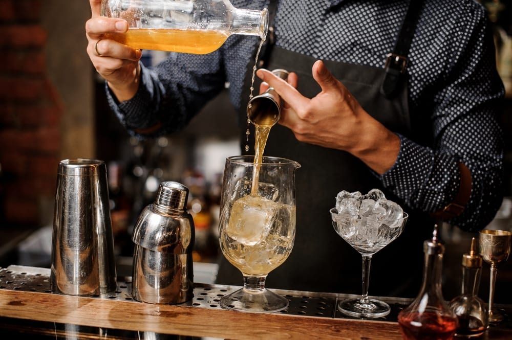 Gin-Tastings mit Bar-Manager Roman Kern in Sophia's Bar im The Charles Hotel München – Entdeckermagazin Miomente