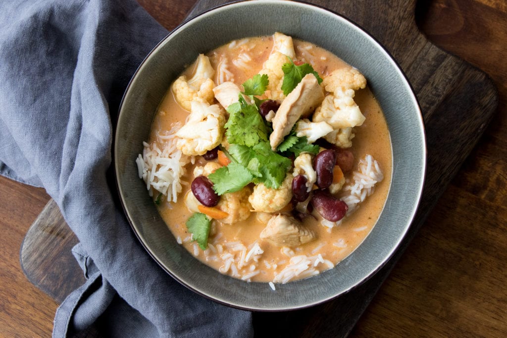 Curry-Bowl mit Smuus | Blumenkohl | Entdeckermagazin Miomente