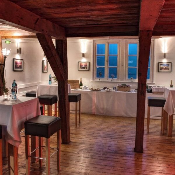 Eventlocation Weinland Waterfront - Salon Buffet | Miomente Entdeckermagazin