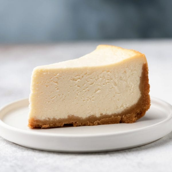Ein leckerer Käsekuchen oder ein Stück Cheesecake | Back-Tipps | Entdeckermagazin | MiomenteEin leckerer Käsekuchen oder ein Stück Cheesecake | Back-Tipps | Entdeckermagazin | Miomente