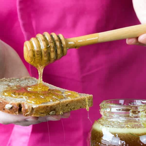 Veganer Löwenzahnhonig für dein Frühstücksbrot | Entdeckermagazin Miomente
