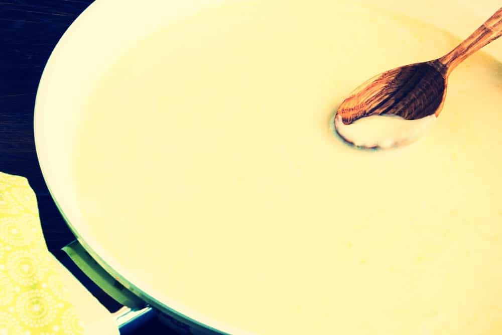 So machst du Sauce Hollandaise in der Pfanne | Entdeckermagazin Miomente