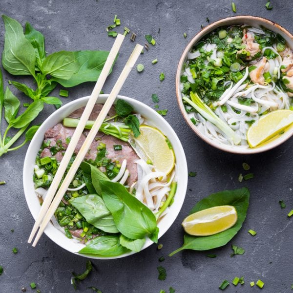 Pho Bo - mit Kräutern