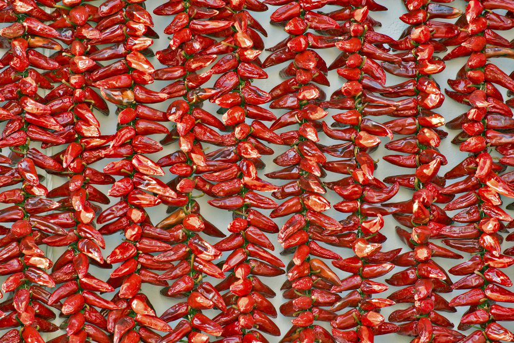 Girlanden von Piment d'Espelette