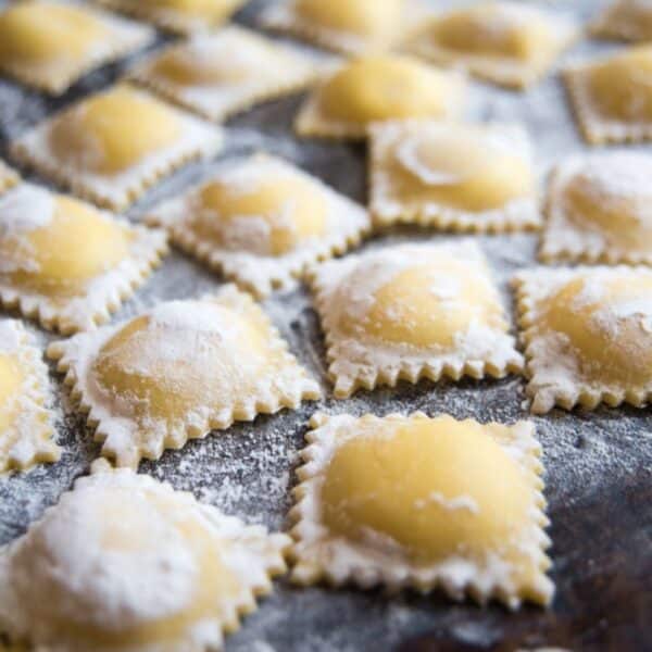 Frische Ravioli aus Pastateig mit Ei
