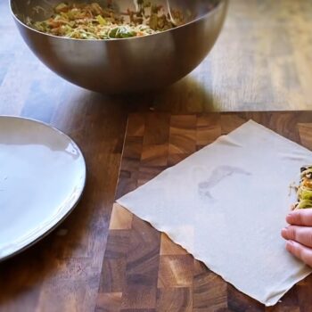 Frühlingsrollenteig füllen