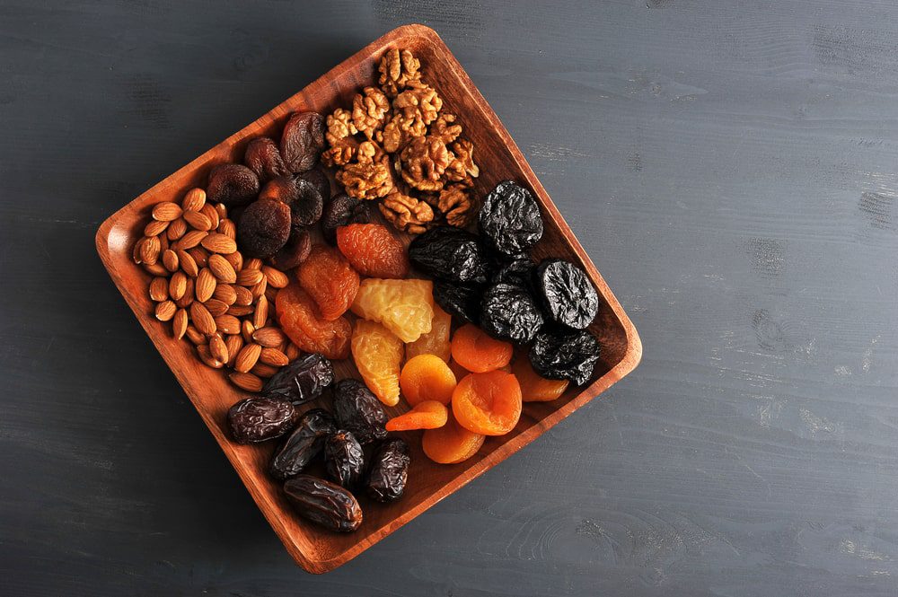 Trockenobst und Nüsse