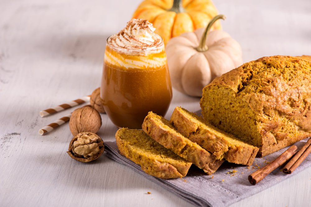 Kürbisbrot und Pumpkin Spiced Latte