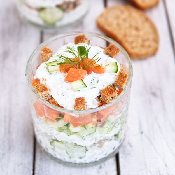 Lachs-Trifle mit Dillöl und Meerrettich