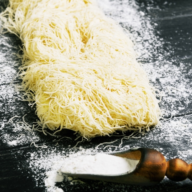 Roher Kataifi-eig - auch Engelshaar genannt