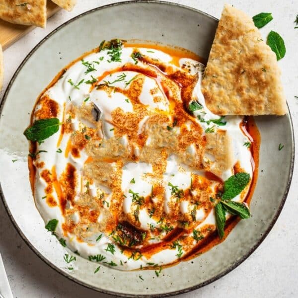 Orientalischer Aufstrich mit Joghurt und Zataar