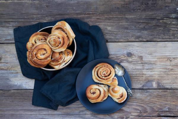 Zeit für Süßes – Hefeschnecken backen - Glonn