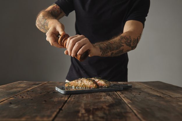 Fisch-Kochkurs Stuttgart – Lachs würzen