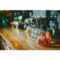 Cocktailkurs Köln – Cocktails auf Tresen