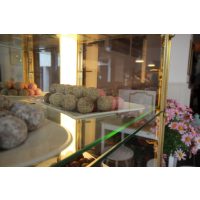 Pralinen-Kurs Köln – Pralinen in Vitrine