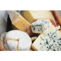 Wein- und Käse-Genuss@Home für 2 – Verschiedene Käsesorten