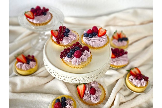 Litschi-Waldbeeren Tartelettes