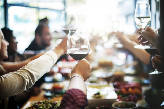 Erlebnisdinner Frankfurt – Dinner auf Schiff